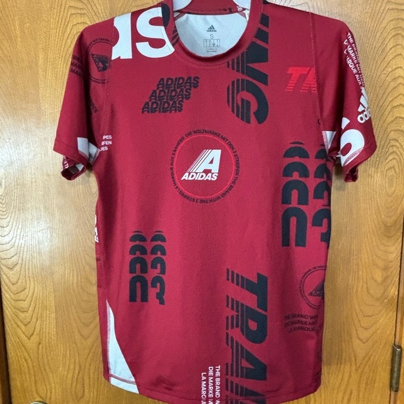 Adidas Red Dynamic Jersey with Geometric Design - Picture 1 of 4